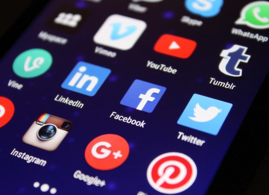 Top 22 Real Estate Social Media Marketing Strategies for Realtors in 2024