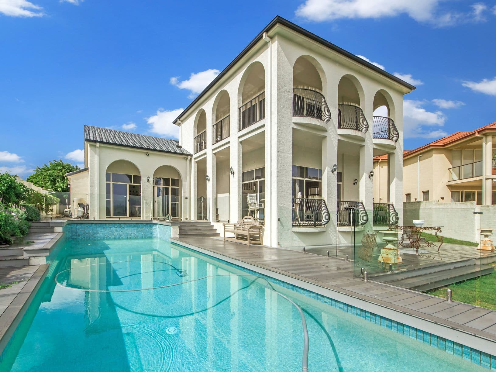 Luxury Real Estate: All You Need to Know About Selling Exclusive Properties