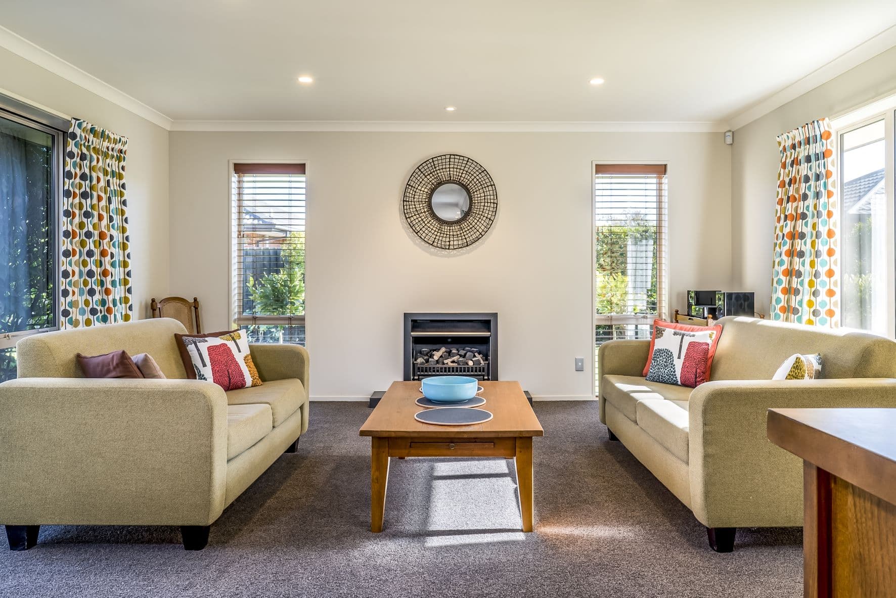 The Basics of Staging a Living Room to Sell the House