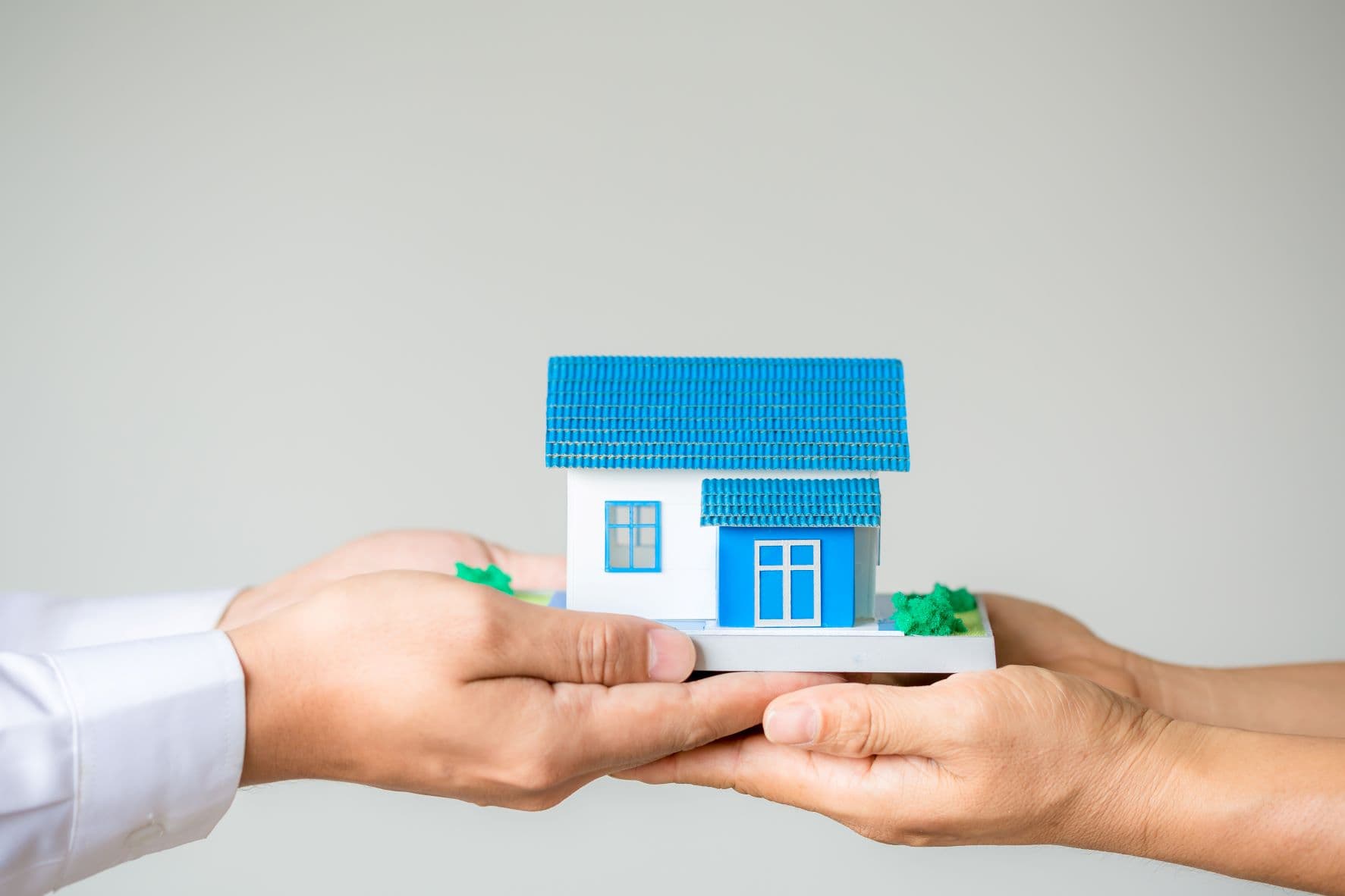 Real Estate Flyers 101 – A Guide for Real Estate Agents